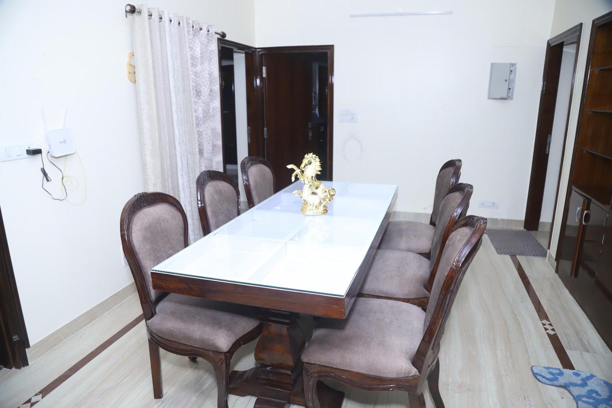 Divine India Service Apartment 3Bhk,B57 Sarita Vihar,Apollo New Delhi Exterior photo